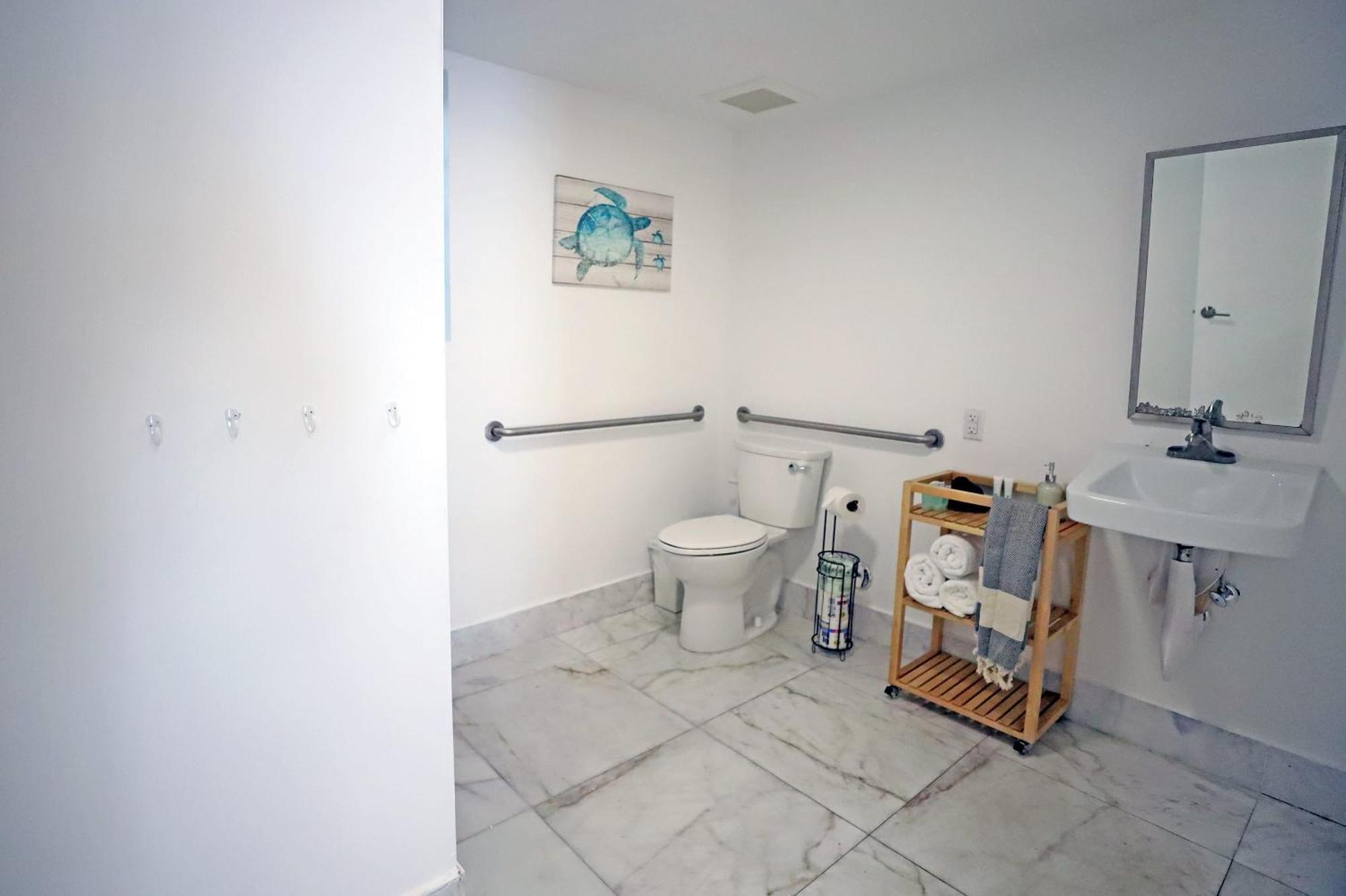 South Beach 2 Bedroom Family Pet Friendly Apartment With Free Parking On Premise Miami Beach Bagian luar foto