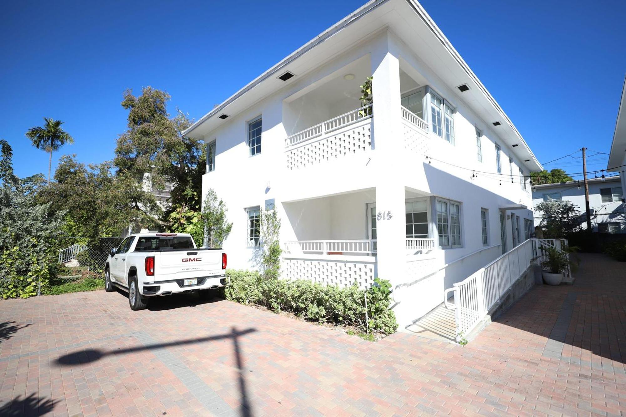 South Beach 2 Bedroom Family Pet Friendly Apartment With Free Parking On Premise Miami Beach Bagian luar foto